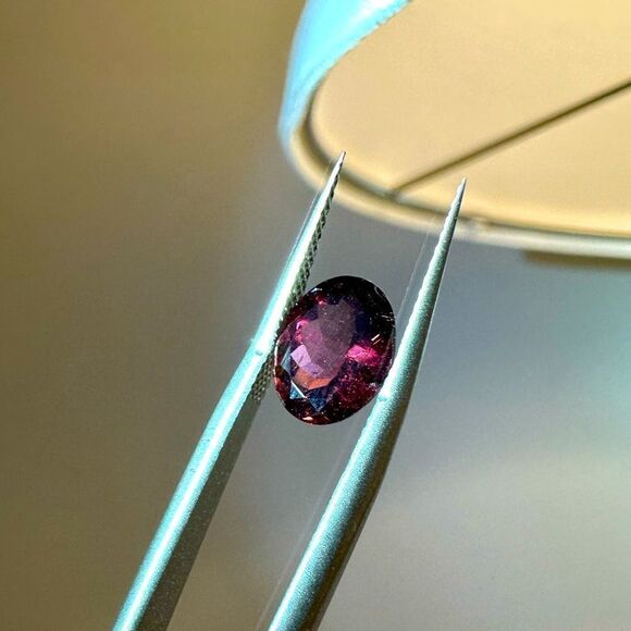 1.82ct Natural deep pink tourmaline - oval cut! - Picture 1 of 9